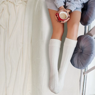 PiccoCasa New Luxury Leaves Fulls Fleece Warm Large Sofa Throw Blankets - Image 4