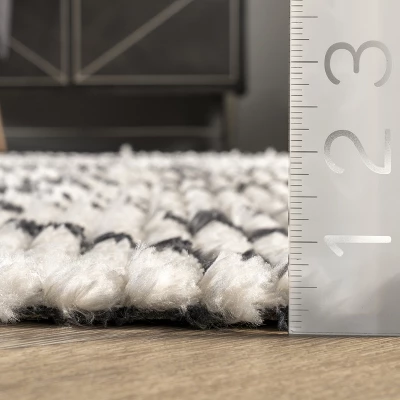 NuLOOM Alyson Modern Abstract Soft Shag Fringe Area Rug - Image 4