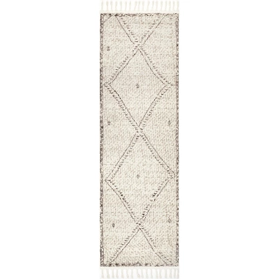 NuLOOM Camilla Moroccan Tassel Area Rug - Image 8