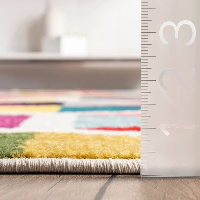 Maris Triangles Area Rug Off White - NuLOOM - Image 6