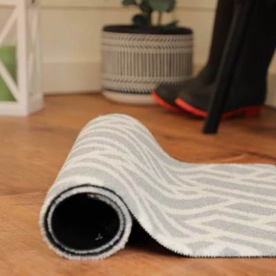 2'x3' ColorStar Deco Grid Door Mat Silver - Bungalow Flooring - Image 4